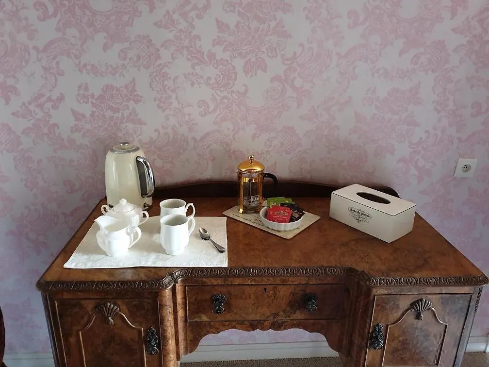 Maison Saint James Bed & Breakfast