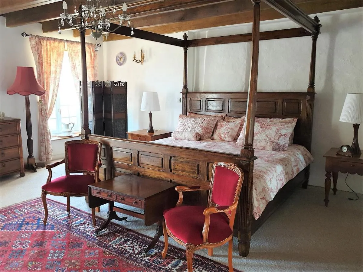 Maison Saint James Bed & Breakfast